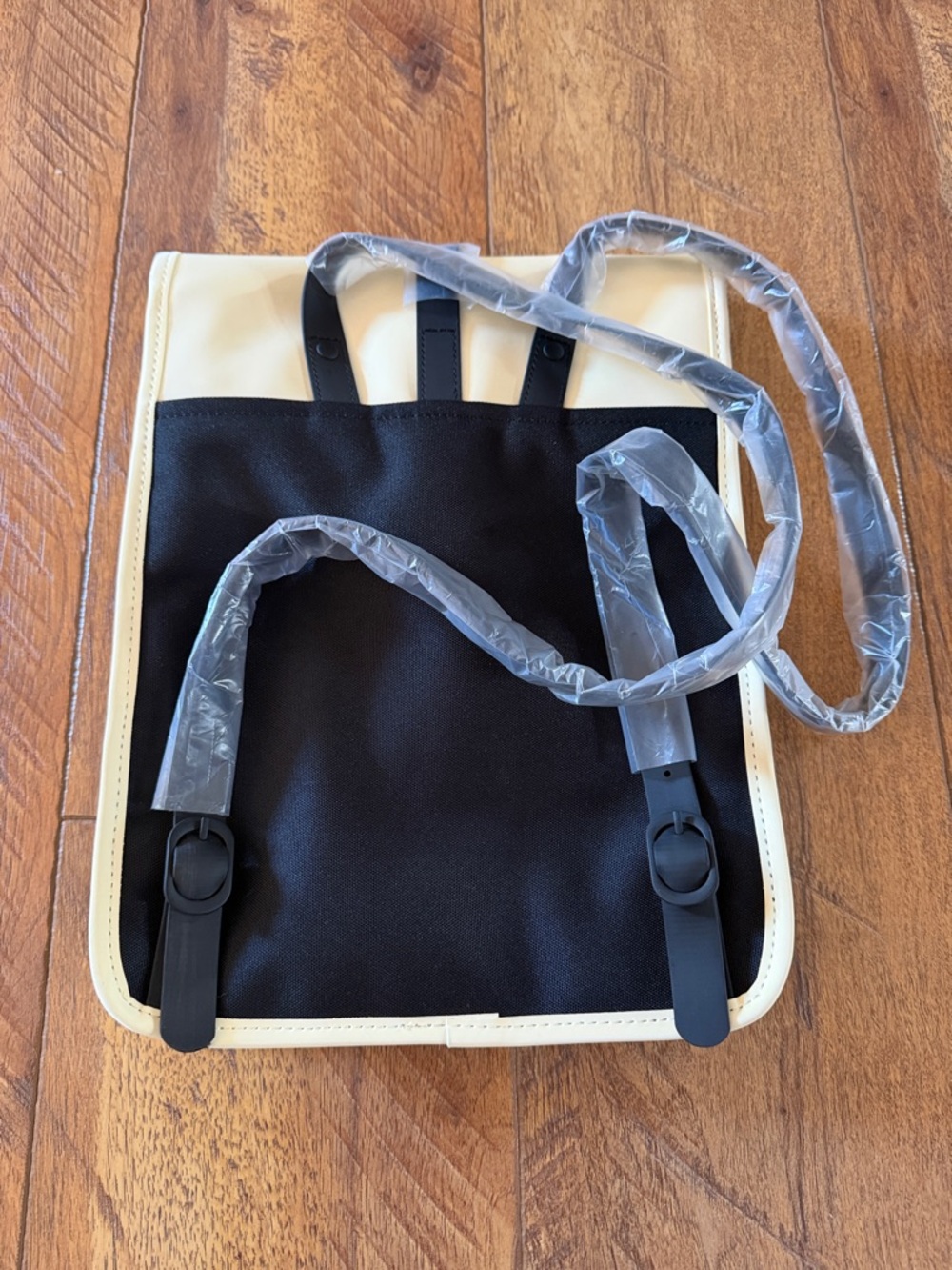NWT Rains Micro Backpack Pearl - Picture 4 of 11